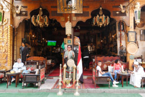 Kairo, Giseh, Ägypten, al-Muizz-Straße ( Al Moez Ldin Allah Al Fatmi), Cafe, aussen, Gäste Kairo, Giseh, Ägypten, al-Muizz-Straße ( Al Moez Ldin Allah Al Fatmi), Cafe, aussen, Gäste